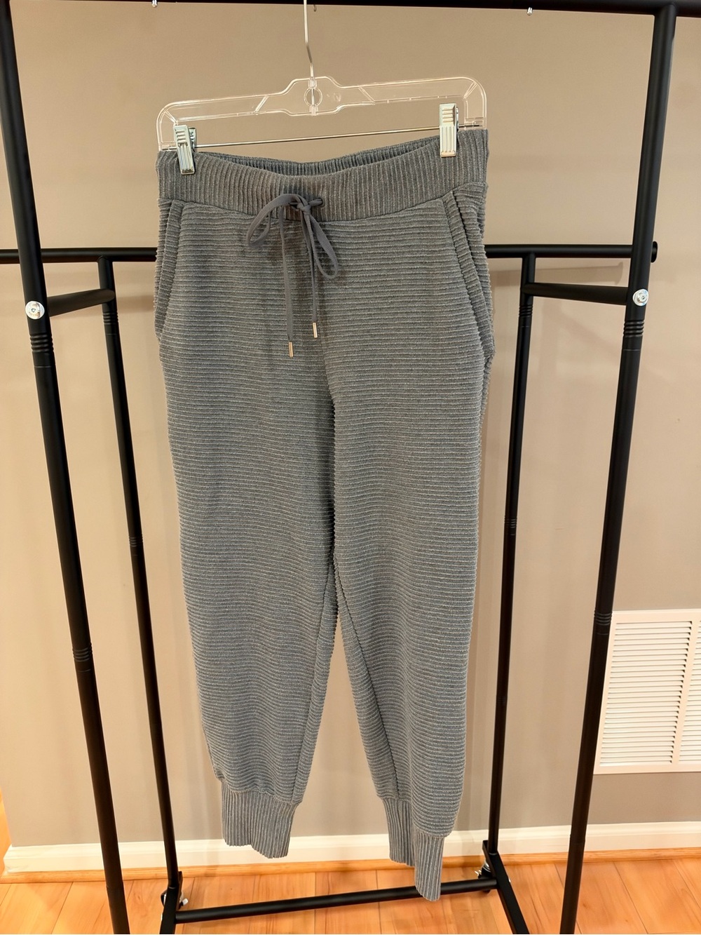 CALIA by Carrie Underwood Gray Ribbed Drawstring Jogger Pants